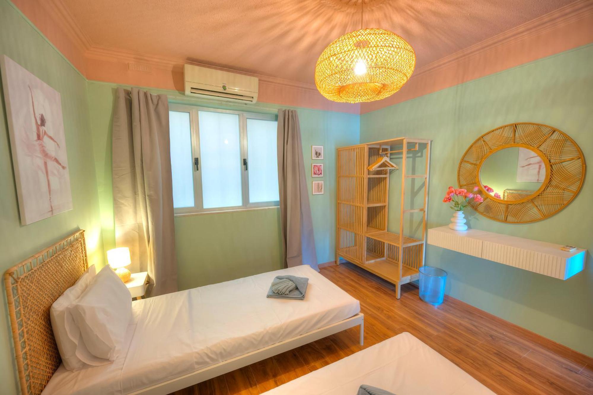 Stylish, Large 3bedroom, Seafront Terrace Goslm-13 Sliema