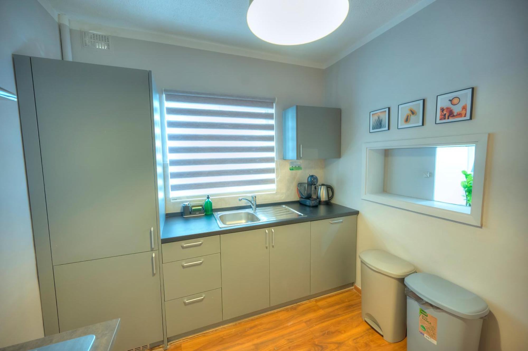 Stylish, Large 3bedroom, Seafront Terrace Goslm-13